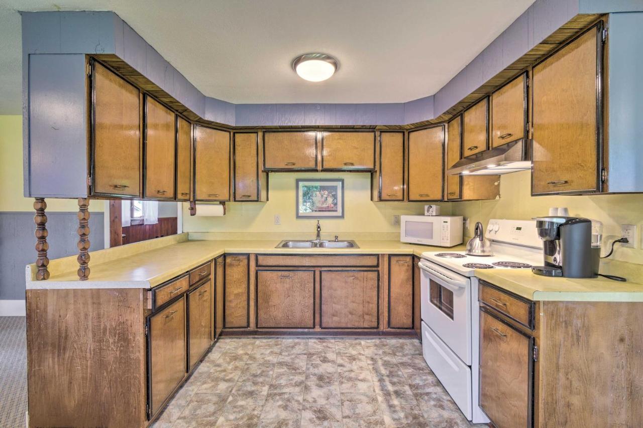 Charming Stanley Home With Yard, 7 Mi To Seneca Lake Дженива Экстерьер фото