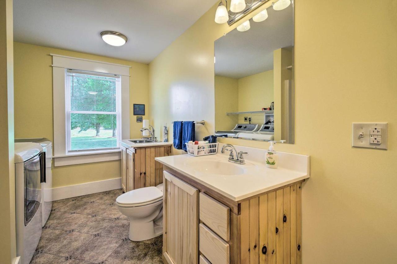 Charming Stanley Home With Yard, 7 Mi To Seneca Lake Дженива Экстерьер фото
